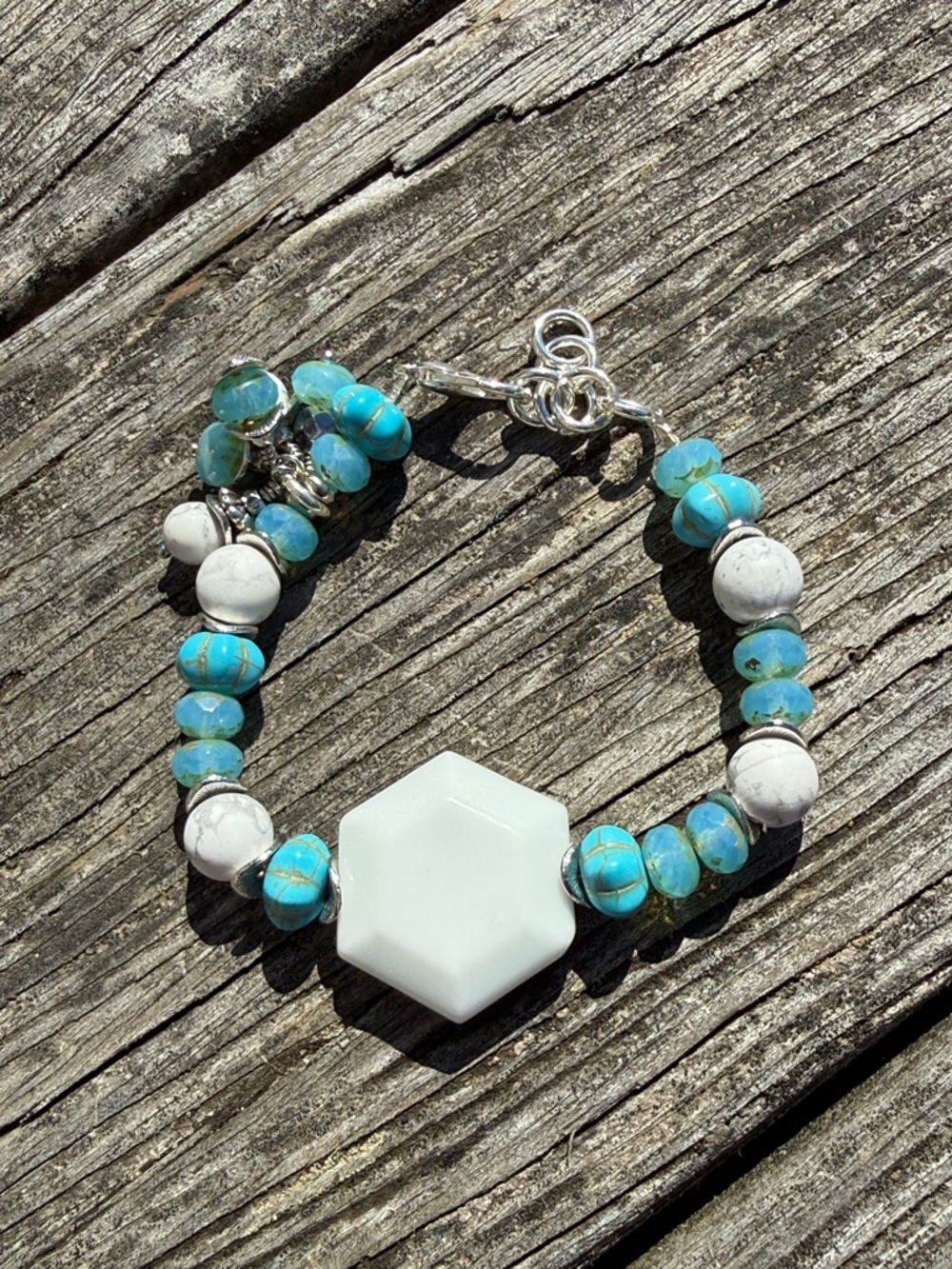 Turquoise & howlite Beaded Bracelet